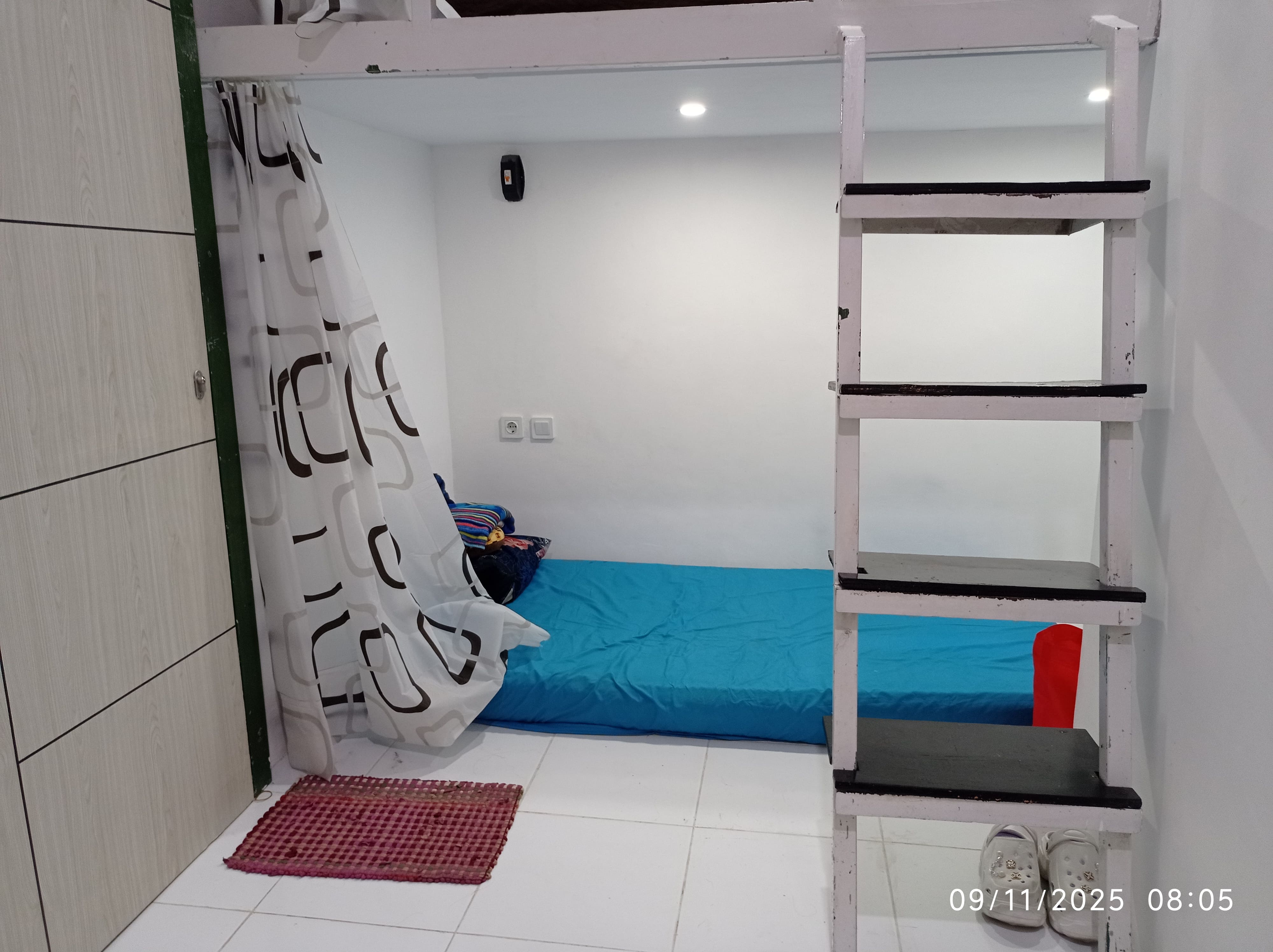 Foto Kamar F2 (Capsule Room)  Kost Surabaya